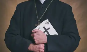 Ksiądz w Polsce: zawód czy powołanie? Analiza statusu i zarobków