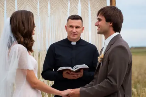 Co ksiądz mówi na ślubie? Przebieg ceremonii krok po kroku